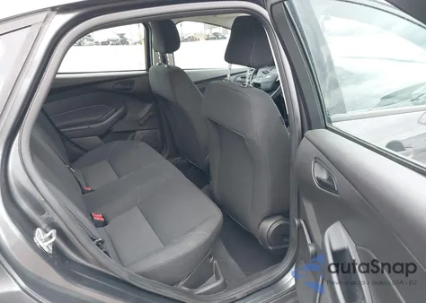 2016 Ford Focus S z USA, uszkodzony, nr VIN 1FADP3E22GL376254